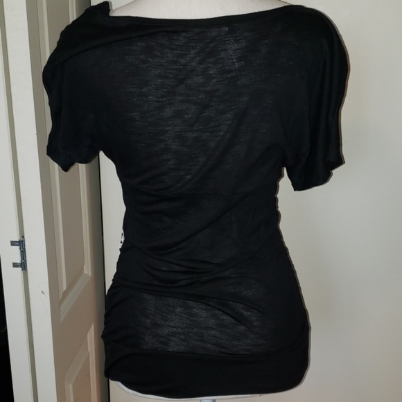 Casual light-knit black top with white floral - Picture 3 of 4